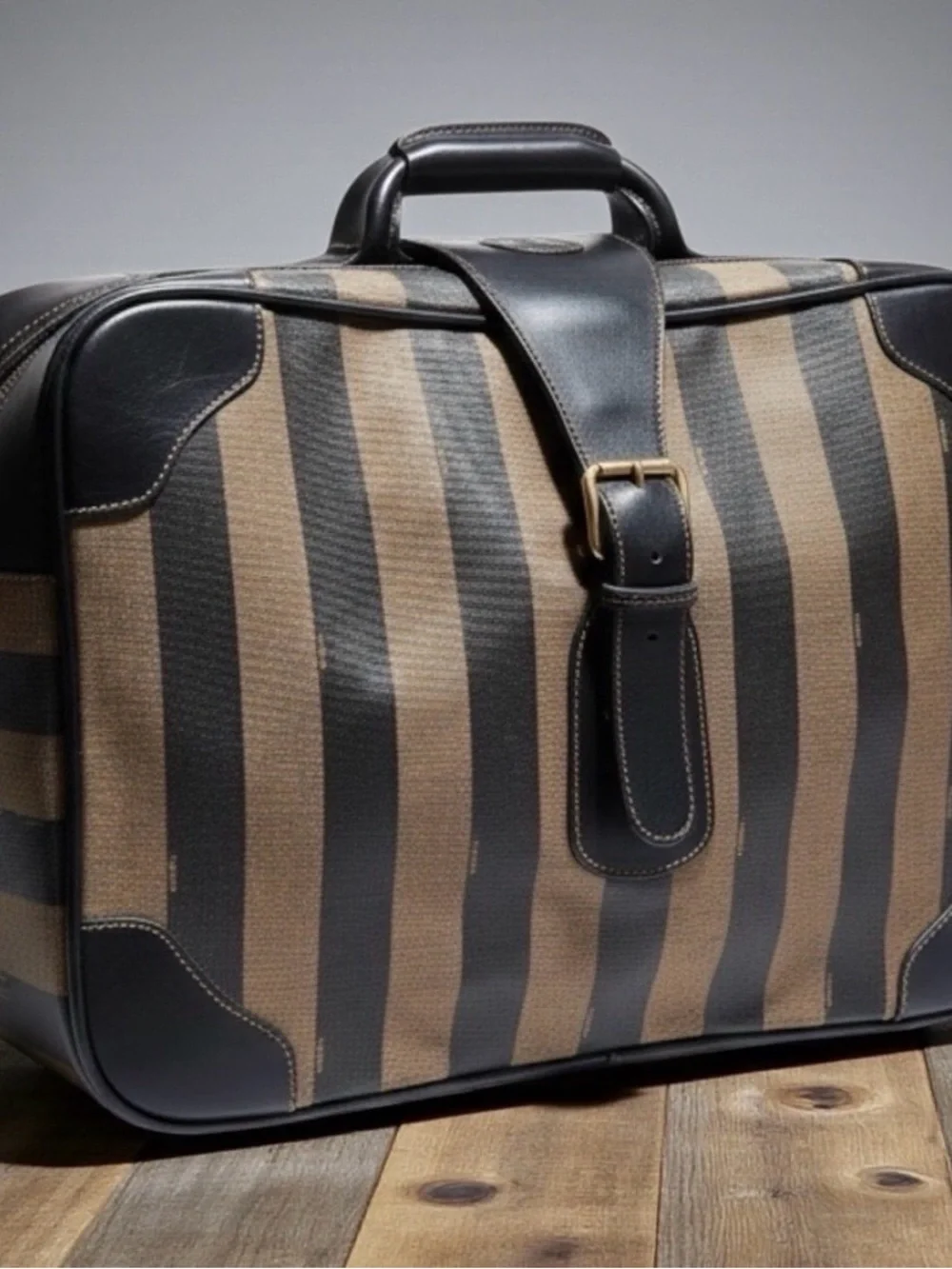 AUTHENTIC LARGE VINTAGE FENDI VACATION TRAVEL SUITCASE BAG - Picture 1 of 4